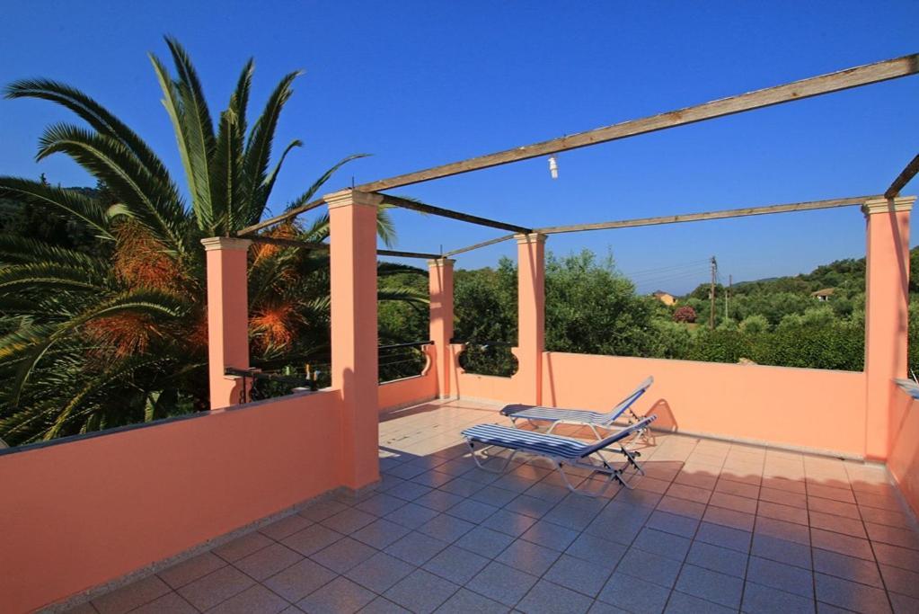 Pool Villa Grigoris Aspiotades Buitenkant foto