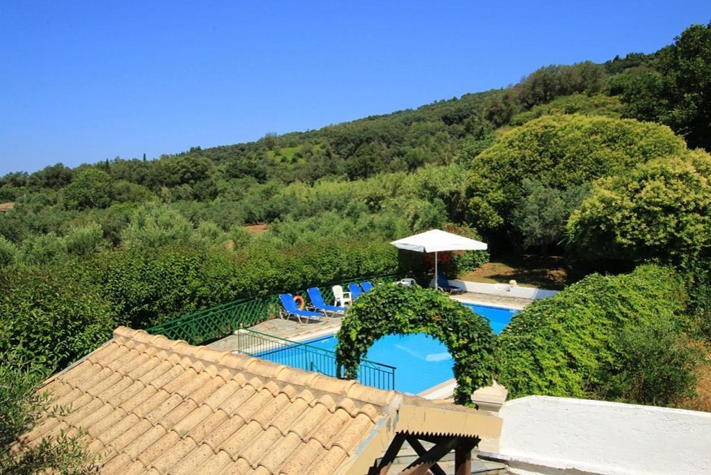 Pool Villa Grigoris Aspiotades Buitenkant foto