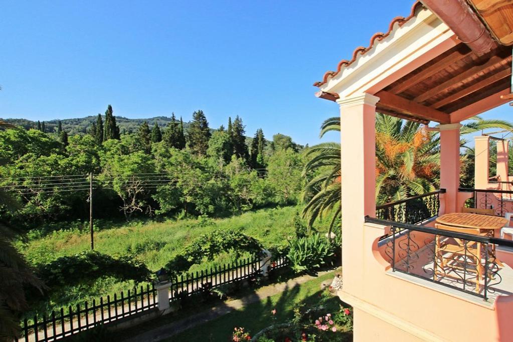 Pool Villa Grigoris Aspiotades Buitenkant foto