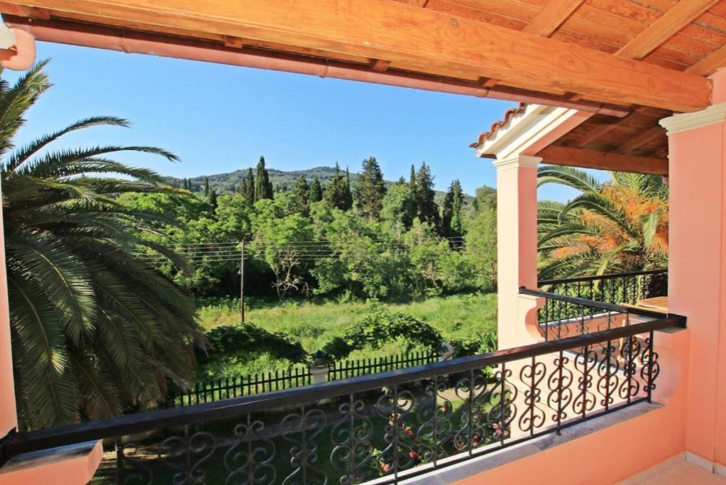 Pool Villa Grigoris Aspiotades Buitenkant foto