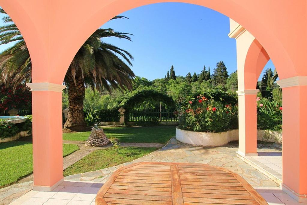 Pool Villa Grigoris Aspiotades Buitenkant foto