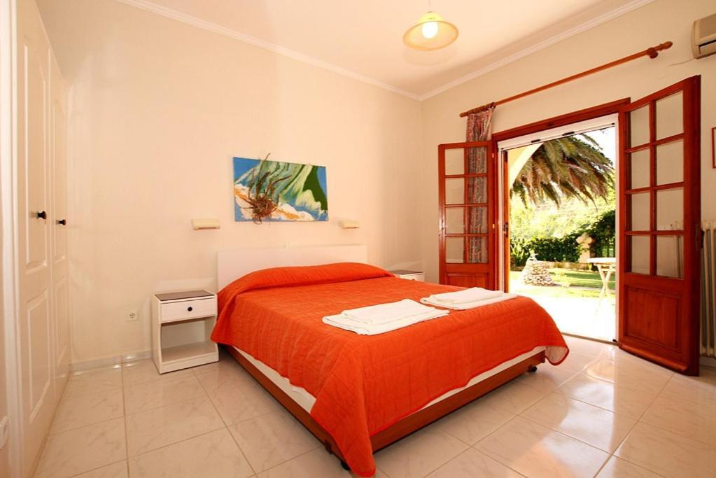 Pool Villa Grigoris Aspiotades Buitenkant foto